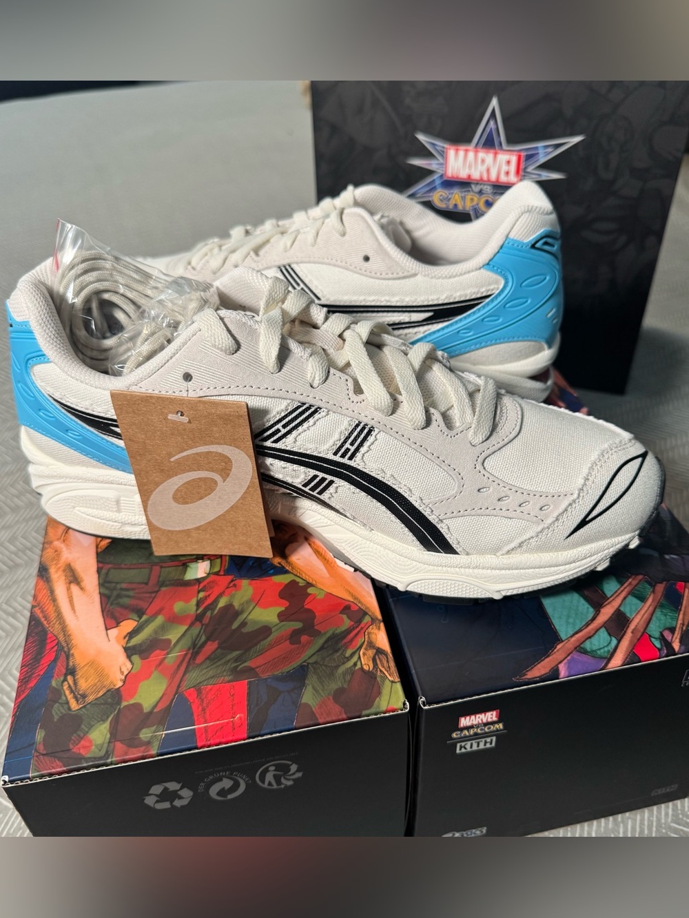COLLECTIBLE Kith x ASICS MARVEL vs CAPCOM White and Blue Men's Sneakers